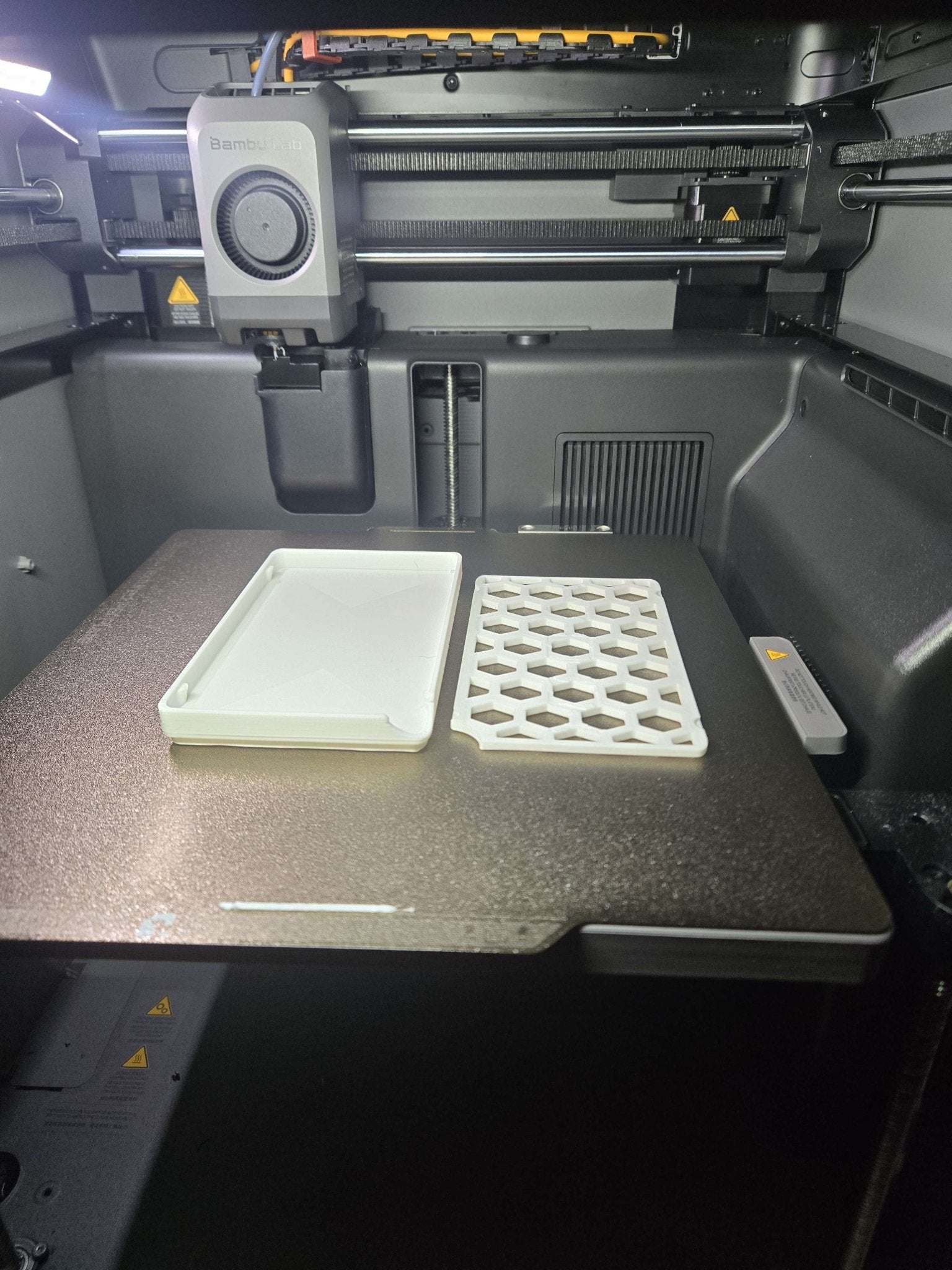 Modern 3D Printed Honeycomb Self - Draining Soap Dish with Tray - Eco - Friendly Bathroom Organizer | Custom Color - Moikas